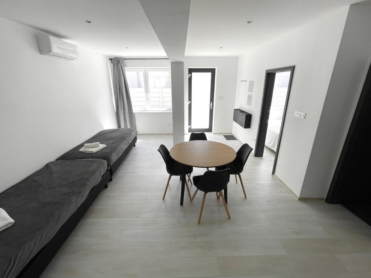 Mg Apartments Sturovo Luaran gambar